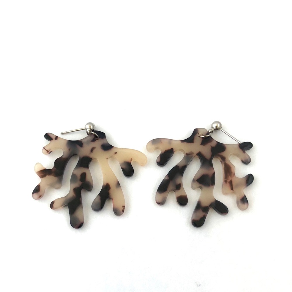 Tortoise Coral Earrings